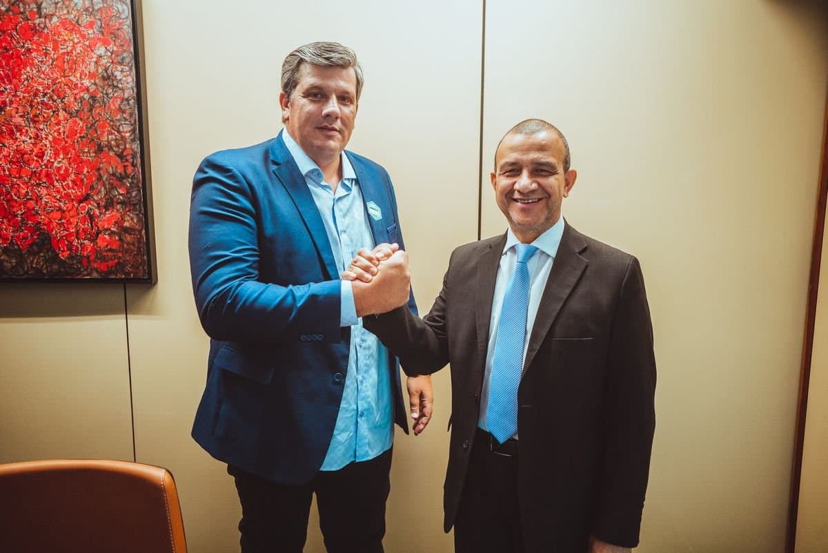 Prefeito Abel Grave participa da Marcha dos prefeitos e garante recursos de Brasília