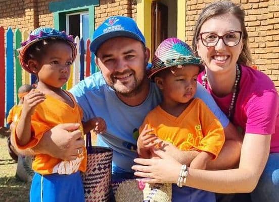 Ibirubenses participam de missão humanitária em Madagascar, no continente africano