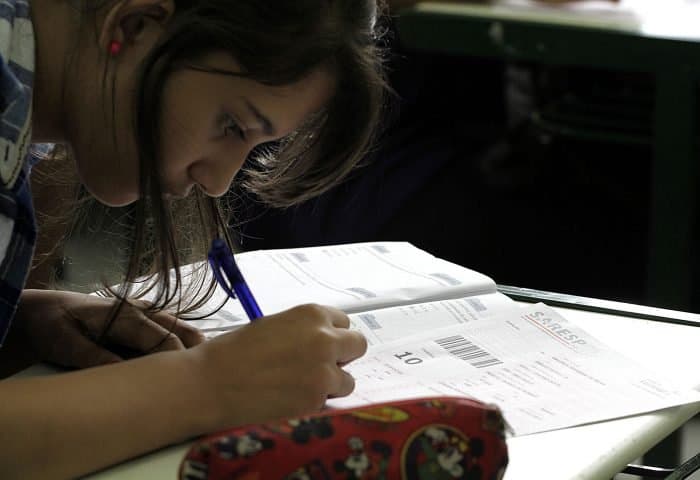 Desempenho das escolas estaduais é pior que as municipais segundo dados do Saers