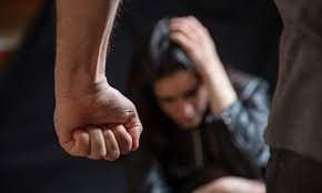 Agosto Lilás conscientiza contra violência às mulheres diante de números alarmantes