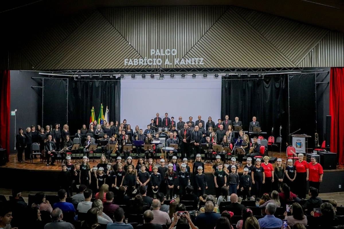 Espetáculo musical encerra 3º Curso da Orquestra Jovens Talentos do Instituto Filhos do Coração de Ibirubá